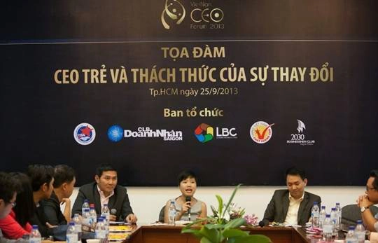 Bà Đỗ Thị Thúy Hằng phát biểu tại tọa đàm