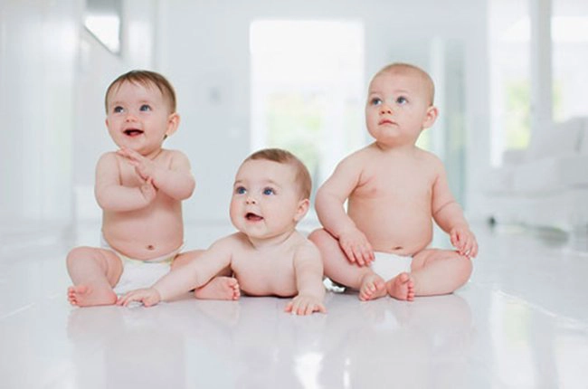 Tay chân miệng chủ yếu xuất hiện ở trẻ sơ sinh hoặc trẻ dưới 4 tuổi