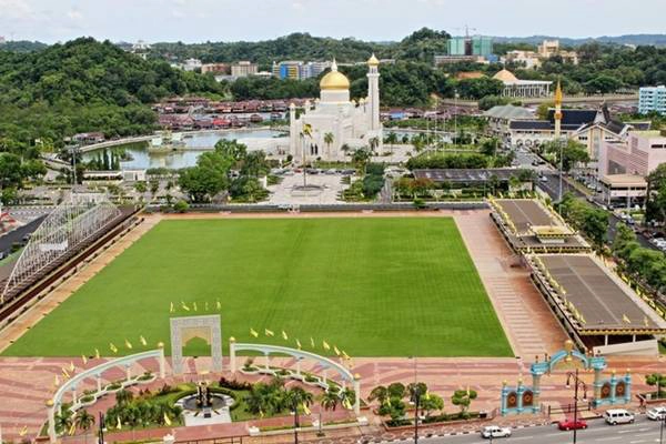 Thủ đô Bandar Seri Begawan nhìn từ trên cao. Thủ đô Bandar Seri Begawan nhìn từ trên cao.
