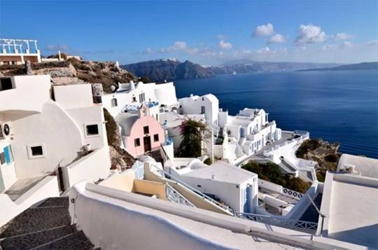 Santorini - một trong những điểm đến đẹp nhất của chuyến đi.