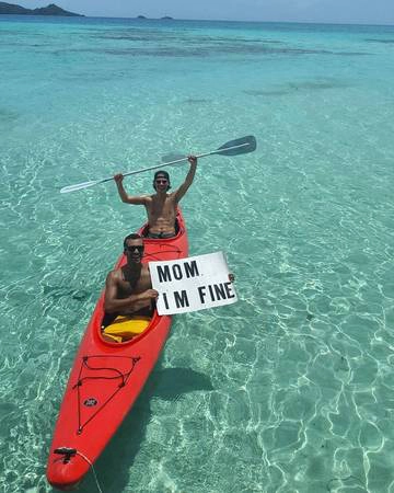 Chèo thuyền trên biển Caribbe. Chèo thuyền trên biển Caribbe.