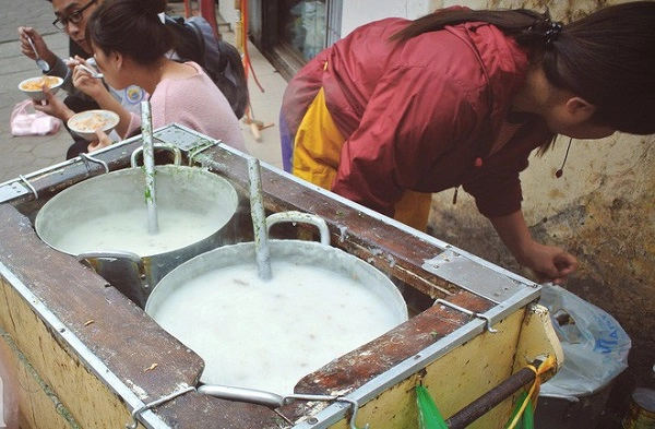 check-list-6-dia-chi-chao-suon-ngon-ban-du-moi-khung-gio-o-ha-noi-ivivu-15