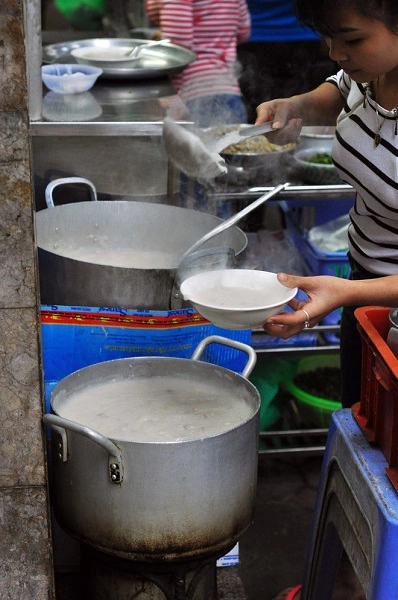 check-list-6-dia-chi-chao-suon-ngon-ban-du-moi-khung-gio-o-ha-noi-ivivu-9