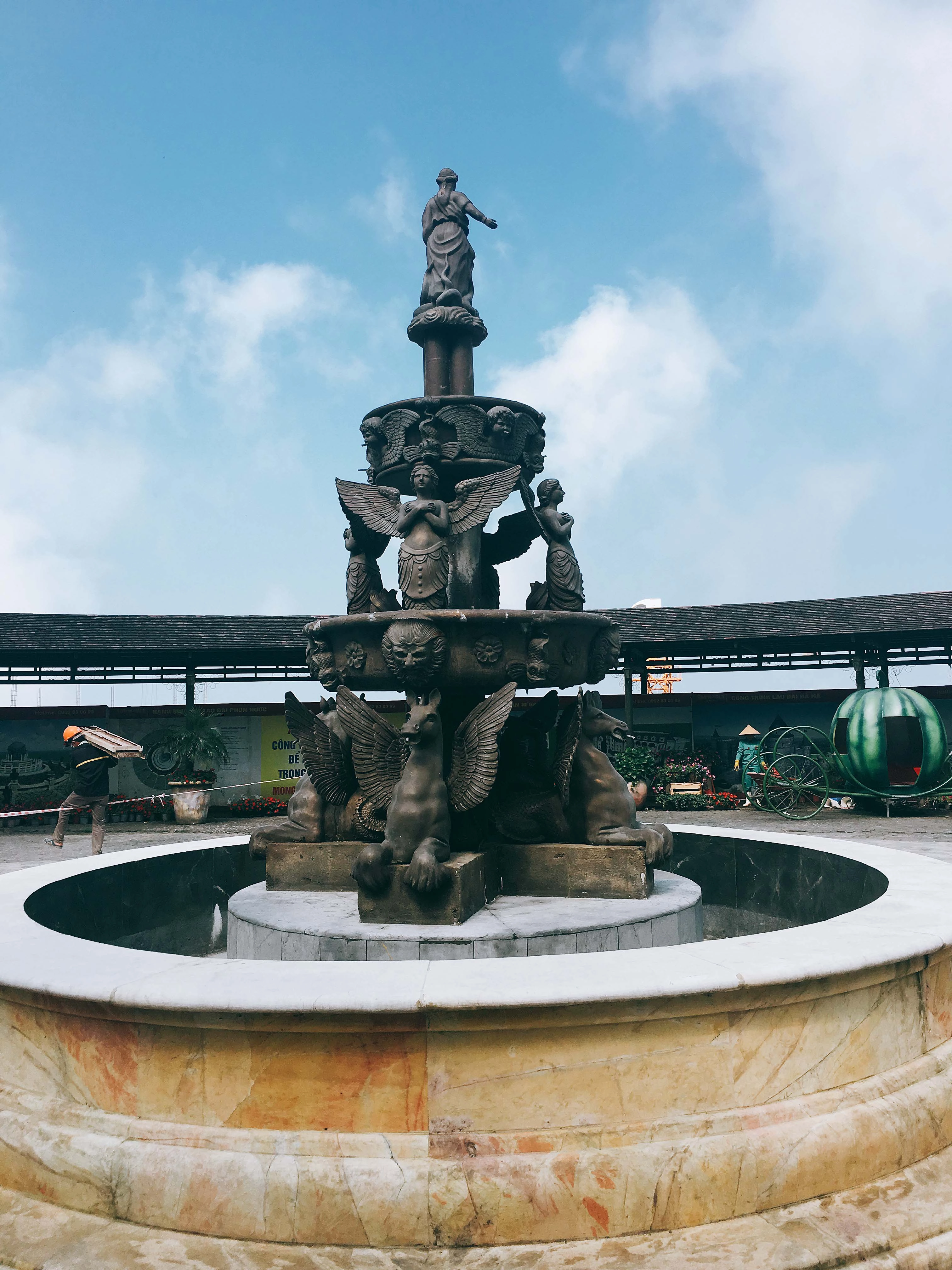 Đài phun nước cổ điển Đài phun nước cổ điển