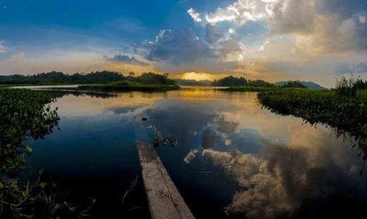 Nếu bạn chưa từng có kinh nghiệm đi bộ trekking thì nên thuê hướng dẫn viên với giá 150.000 đồng/ngày để hỗ trợ và đảm bảo quá trình tham quan suôn sẻ, an toàn nhé. (Nguồn: Internet) Nếu bạn chưa từng có kinh nghiệm đi bộ trekking thì nên thuê hướng dẫn viên với giá 150.000 đồng/ngày để hỗ trợ và đảm bảo quá trình tham quan suôn sẻ, an toàn nhé. (Nguồn: Internet)