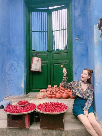 Ở Hội An, bất kỳ góc nào khi lên hình, đầu tư chăm chút về bố cục, chỉnh hiệu ứng một chút là bạn đã có một bộ ảnh ưng ý, chỉ với một chiếc điện thoại. Ở Hội An, bất kỳ góc nào khi lên hình, đầu tư chăm chút về bố cục, chỉnh hiệu ứng một chút là bạn đã có một bộ ảnh ưng ý, chỉ với một chiếc điện thoại.