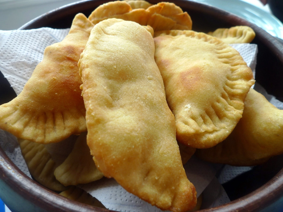 Bánh xếp nhân thịt empanadas de carne