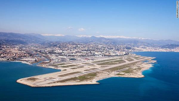 ivivu-scenic-airports-hi-res-nice-horizontal-gallery