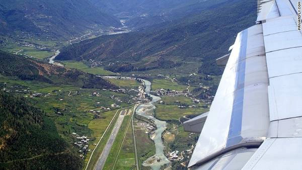 ivivu-scenic-airports-hi-res-paro-horizontal-gallery