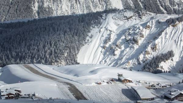 ivivu-dramatic-airports-courchevel-1-horizontal-gallery