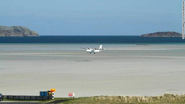 ivivu-dramatic-airports-barra-horizontal-gallery