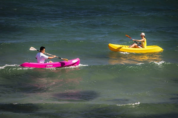 Chèo thuyền kayak. Chèo thuyền kayak.