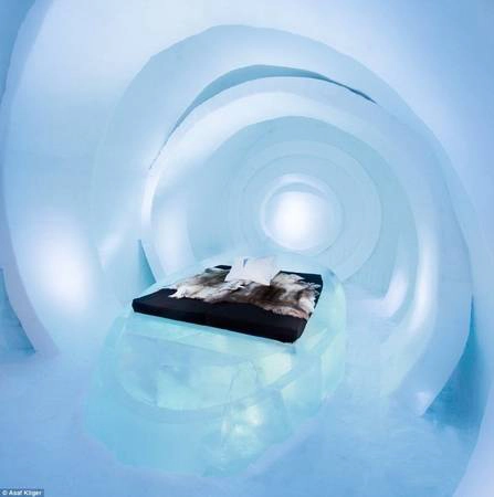 Một thiết kế phòng ngủ độc đáo bằng băng tuyết của The Ice Hotel - Ảnh: Daily Mail Một thiết kế phòng ngủ độc đáo bằng băng tuyết của The Ice Hotel - Ảnh: Daily Mail