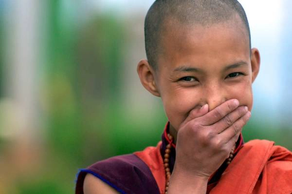 Nụ cười của một nhà tu nữ trẻ tuổi ở Bhutan. Ảnh: Margot Raggett Nụ cười của một nhà tu nữ trẻ tuổi ở Bhutan. Ảnh: Margot Raggett