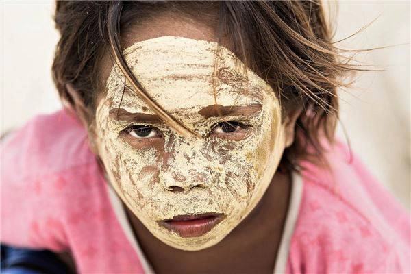 Borak là một loại kem được phụ nữ Bajau sử dụng để bảo vệ làn da của mình khỏi ánh nắng mặt trời. Ảnh: Réhahn Croquevielle Borak là một loại kem được phụ nữ Bajau sử dụng để bảo vệ làn da của mình khỏi ánh nắng mặt trời. Ảnh: Réhahn Croquevielle
