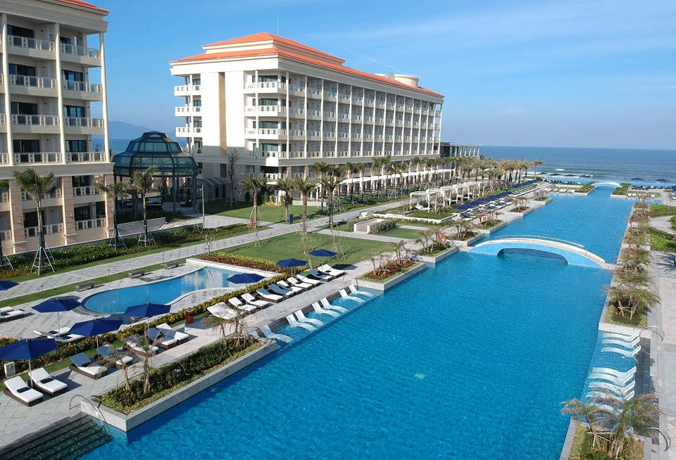 khu-nghi-duong-Sheraton-Grand-Da-Nang-ivivu-10