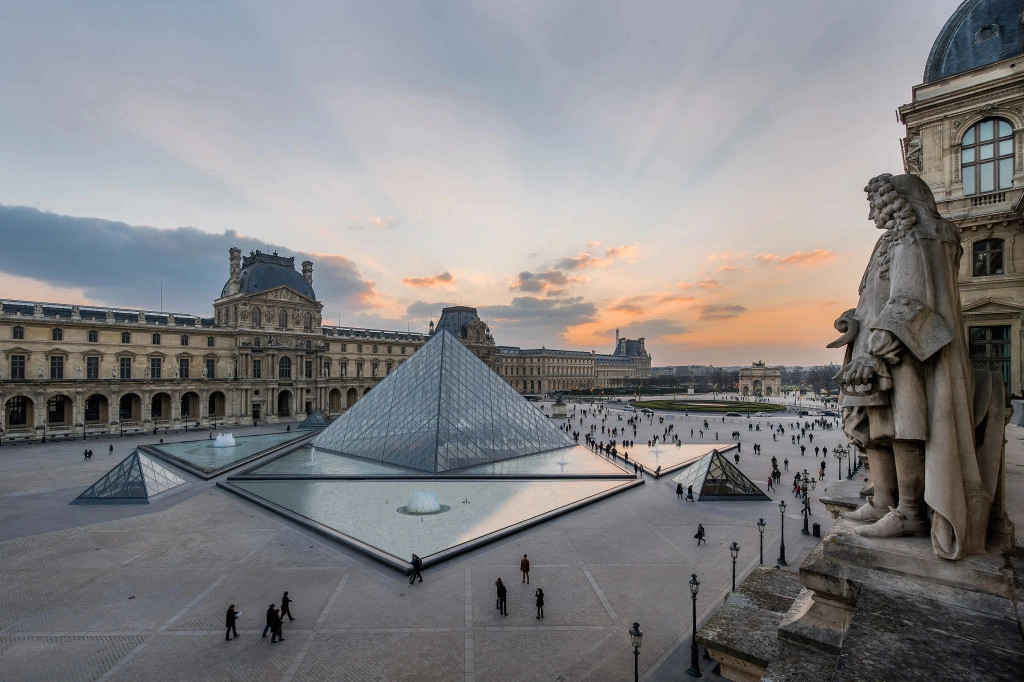Viện bảo tàng Louvre ivivu 9