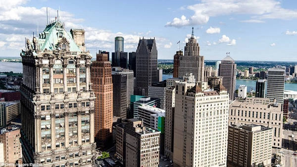 Detroit thường liên quan đến tỉ lệ tội phạm cao, nhưng trong thời gian gần đây, thành phố này đang từng bước đổi mới