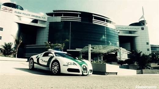 Cảnh sát lái những chiếc xe Bugatti đắt nhất thế giới. choang-ngop-voi-nhung-thu-chi-co-o-dubai-ivivu-10