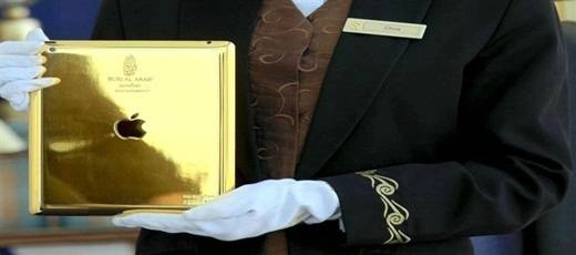 Phiên bản Ipad bằng vàng ở khách sạn Burj Al Arab. choang-ngop-voi-nhung-thu-chi-co-o-dubai-ivivu-3