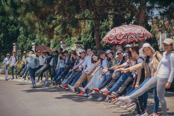 Có "diễn viên" người Việt Nam. Có "diễn viên" người Việt Nam.