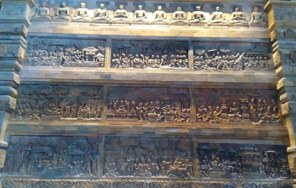 Chùa Tam Chúc được xây dựng với hàng nghìn bức tranh bằng đá được ghép tỉ mỉ, cẩn thận bởi đôi bàn tay tài hoa của những người thợ. Ảnh Ngọc Xen Chùa Tam Chúc được xây dựng với hàng nghìn bức tranh bằng đá được ghép tỉ mỉ, cẩn thận bởi đôi bàn tay tài hoa của những người thợ. Ảnh Ngọc Xen
