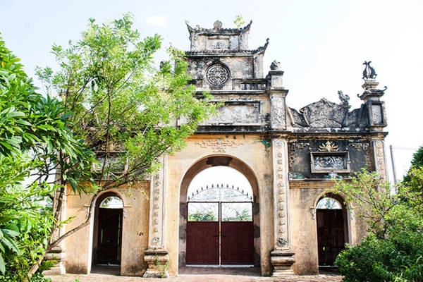 Cổng chính vào chùa Tổ chỉ mở trong những ngày lễ hoặc mùng 1 và rằm - Ảnh: Minh Đức Cổng chính vào chùa Tổ chỉ mở trong những ngày lễ hoặc mùng 1 và rằm - Ảnh: Minh Đức