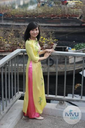 Một góc thuyền hoa cập bến. Ảnh: iVIVU.com Một góc thuyền hoa cập bến.