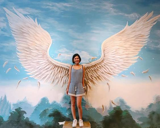 Đôi cánh thiên thần được rất nhiều bạn trẻ đến chụp. Ảnh: @wzncu