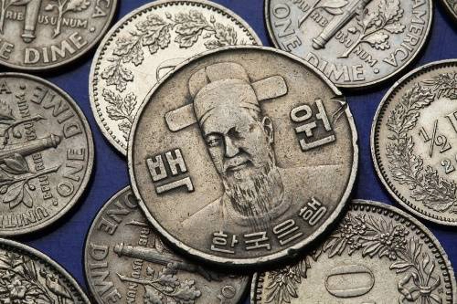 Đồng tiền xu Hàn Quốc khắc họa hình ảnh một vị tướng hải quân. Ảnh: blog.continentalcurrency