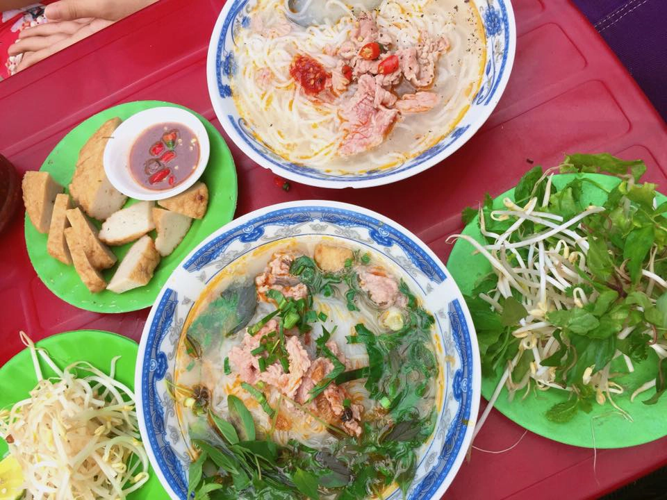 Quy Nhơn bé lắm, đi mấy vòng là hết, ăn uống không bị chặt chém như những chỗ khác, đồ ăn hợp khẩu vị, đậm đà khó quên.