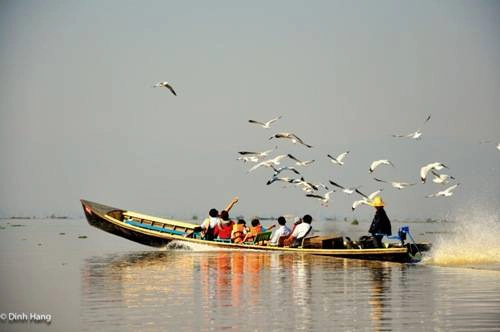 Du lịch Myanmar - Một bức ảnh trong bộ sưu tập của Đinh Hằng: Buổi sáng trong lành ở Hồ Inle (Myanmar). Ảnh: Facebook/Dinh Hang.