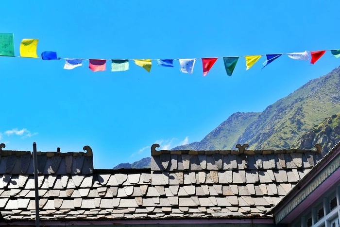 Những ngôi nhà trong làng Chitkul đều được xây dựng theo kiến trúc nhất quán và độc đáo.