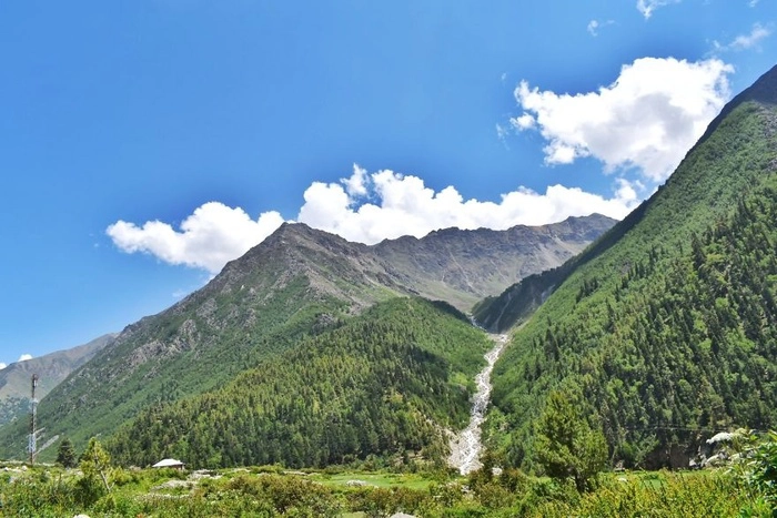 Sống tại ngôi làng Chitkul, bạn sẽ được ngắm thung lũng xinh đẹp mỗi ngày.
