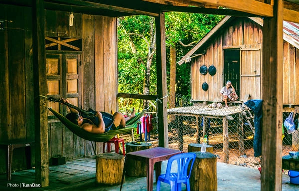 co-mot-buon-don-khac-rat-tinh-va-yen-binh-ivivu-2