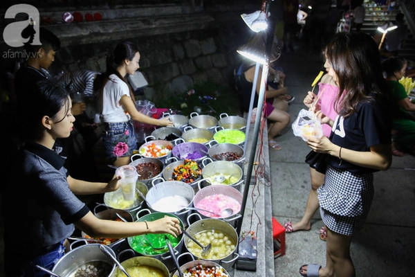Món chè Huế từ lâu đã được xem như đặc sản của vùng đất này.
