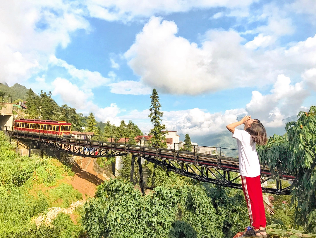 Nếu tinh ý và có góc nhìn nghệ thuật, chắc hẳn bạn sẽ biến những khung cảnh đẹp ngất ngây, cứ ngỡ như ở một vùng quê Âu châu nào đó sống động và có hồn hơn. Ảnh: Tốc Tốc, @hoajuly. Nếu tinh ý và có góc nhìn nghệ thuật, chắc hẳn bạn sẽ biến những khung cảnh đẹp ngất ngây, cứ ngỡ như ở một vùng quê Âu châu nào đó sống động và có hồn hơn. Ảnh: Tốc Tốc, @hoajuly.