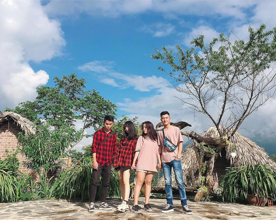 Và những bức ảnh check-in chất lừ trong khung cảnh tuyệt đẹp ở Sa Pa cũng sẽ là điểm nhấn đặc sắc cho chuyến đi cùng hội bạn thân. Ảnh: Lê Hương, Linh Hương Trần, @tuoidontcare. Và những bức ảnh check-in chất lừ trong khung cảnh tuyệt đẹp ở Sa Pa cũng sẽ là điểm nhấn đặc sắc cho chuyến đi cùng hội bạn thân. Ảnh: Lê Hương, Linh Hương Trần, @tuoidontcare.