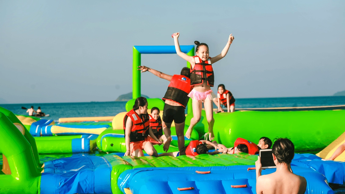 Khu vui chơi này tổ hợp bao gồm nhiều hạng mục công trình vui chơi hấp dẫn. Khu vui chơi này tổ hợp bao gồm nhiều hạng mục công trình vui chơi hấp dẫn.