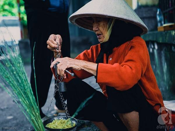 com-vong-hong-ngam-cap-doi-niu-mua-thu-muon-rat-tinh-cua-ha-noi-ivivu-2