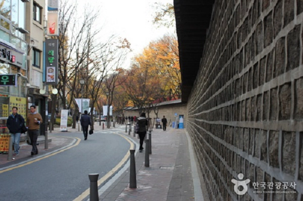 Ngày nay, nơi này là điểm hẹn hò yêu thích của nhiều cặp đôi. Ảnh: Visitkorea. Ngày nay, nơi này là điểm hẹn hò yêu thích của nhiều cặp đôi. Ảnh: Visitkorea.