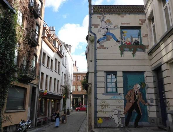 Bích họa Ric Hochet trên tường tòa nhà ở đường Cobblestone - Ảnh: wp Bích họa Ric Hochet trên tường tòa nhà ở đường Cobblestone - Ảnh: wp