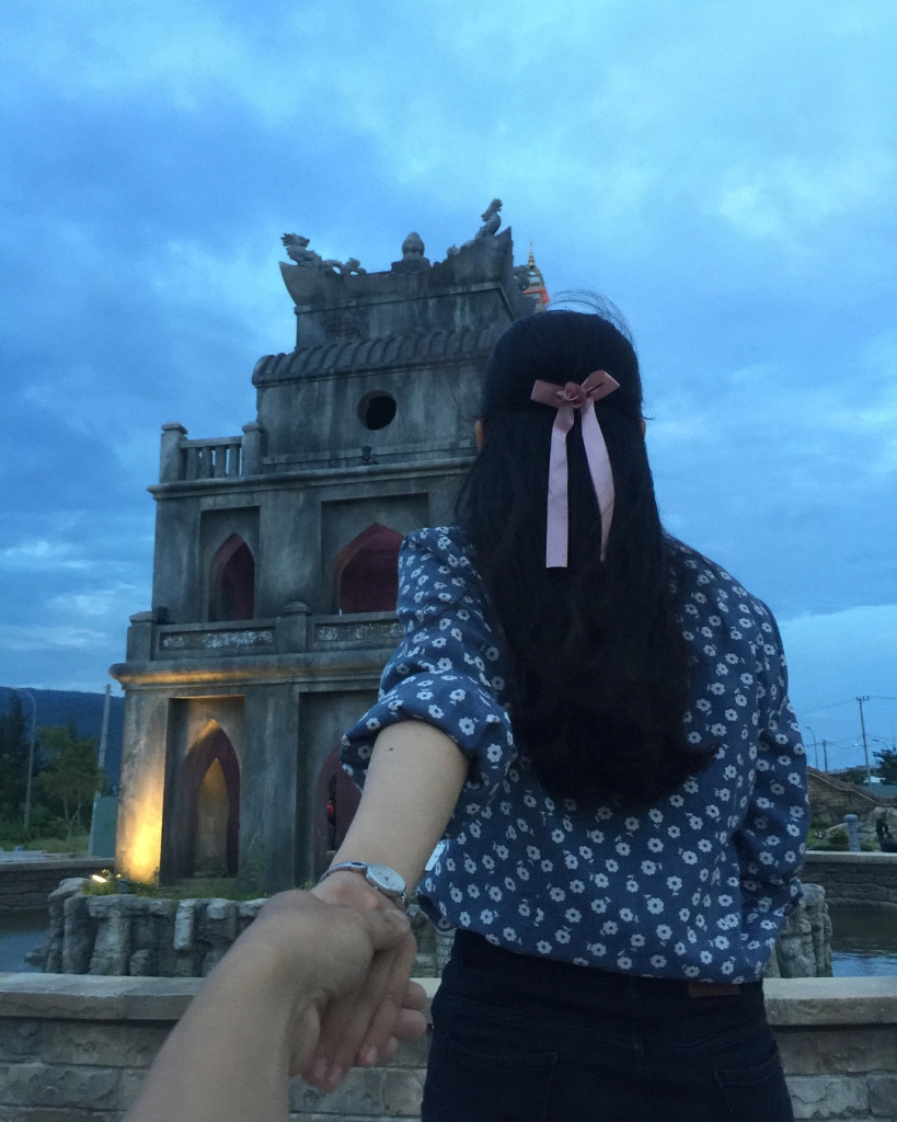 Các mô hình trong công viên được làm chủ yếu từ chất liệu gạch nung và được tạo tác công phu và tỉ mỉ đến từng chi tiết bởi các nghệ nhân trong nước. Ảnh: ngbaotrinh_. Các mô hình trong công viên được làm chủ yếu từ chất liệu gạch nung và được tạo tác công phu và tỉ mỉ đến từng chi tiết bởi các nghệ nhân trong nước. Ảnh: ngbaotrinh_.