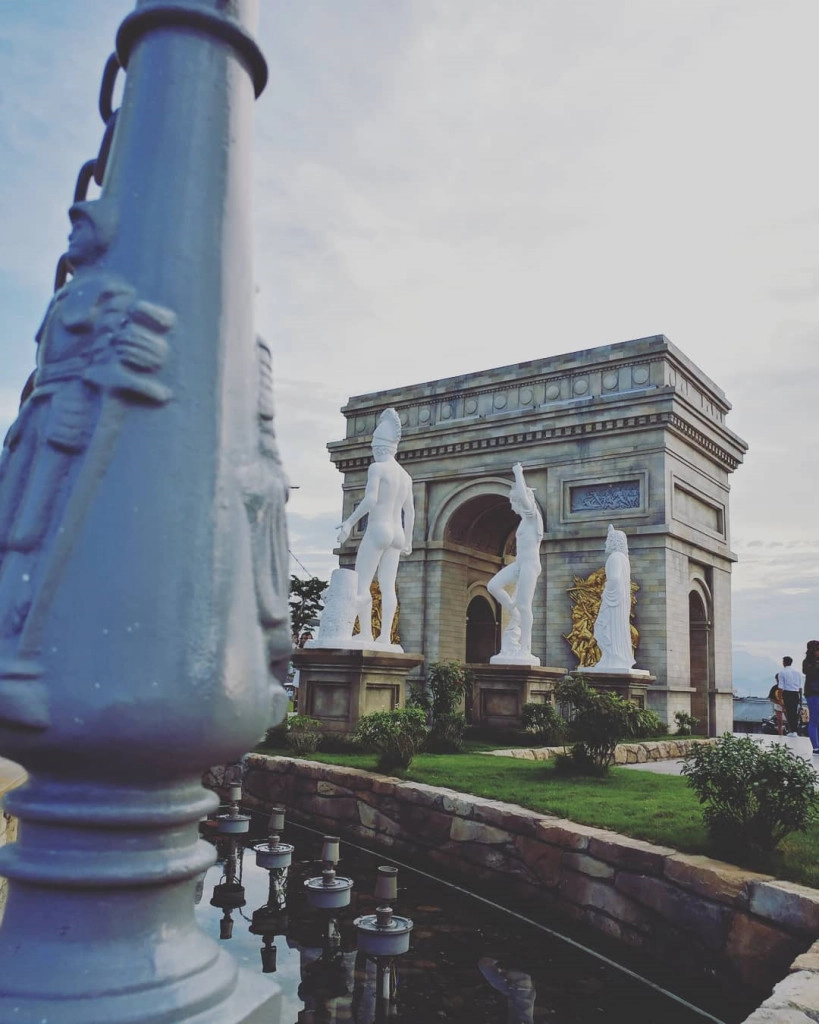 Sau khi mở cửa, công viên này nhanh chóng trở thành điểm check-in vàng tại Đà Nẵng, thu hút sự quan tâm của rất nhiều du khách. Ảnh:@tran.t.thuthao, @dangyen.gl. Sau khi mở cửa, công viên này nhanh chóng trở thành điểm check-in vàng tại Đà Nẵng, thu hút sự quan tâm của rất nhiều du khách. Ảnh:@tran.t.thuthao, @dangyen.gl.
