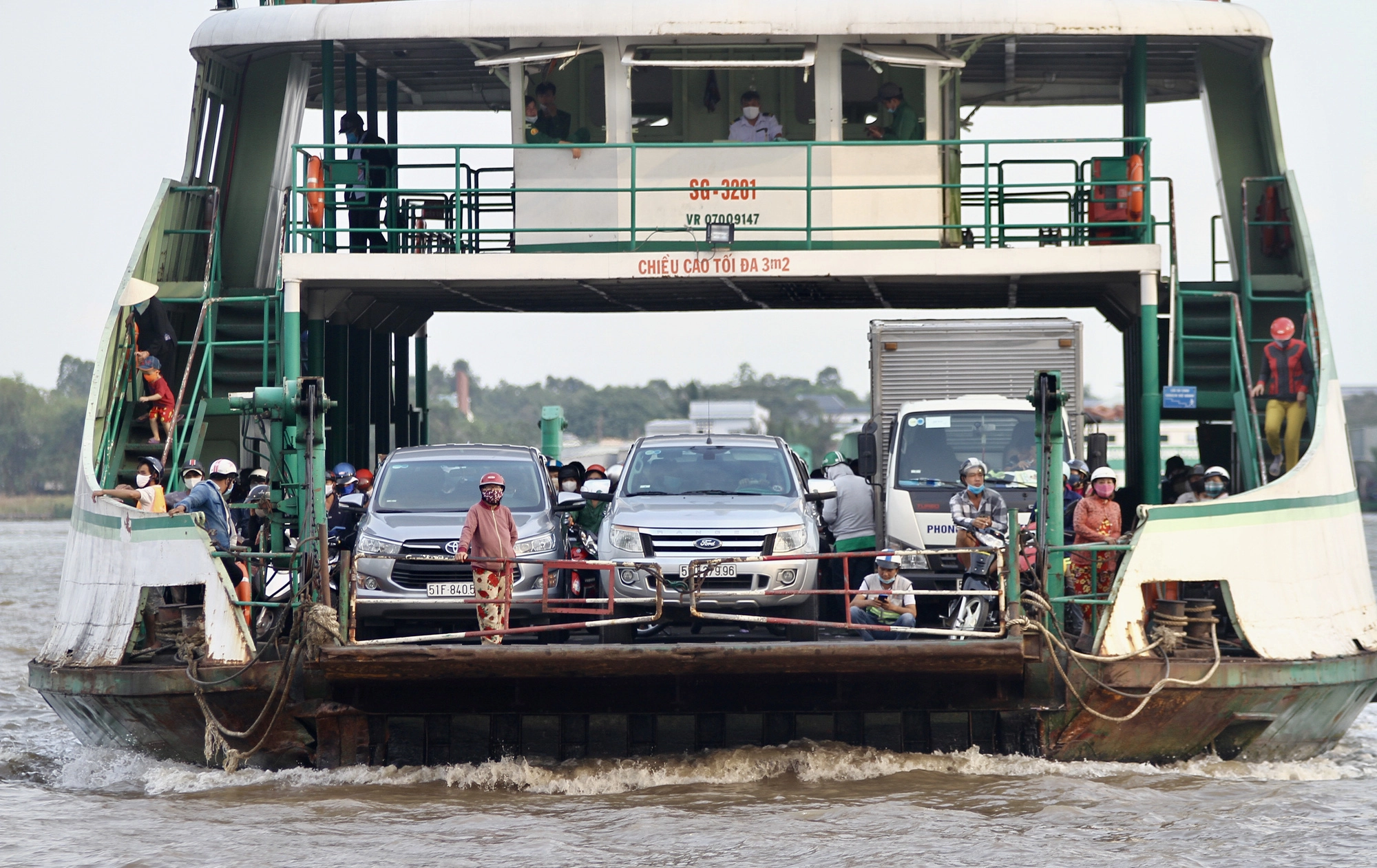 Bến phà Bình Khánh