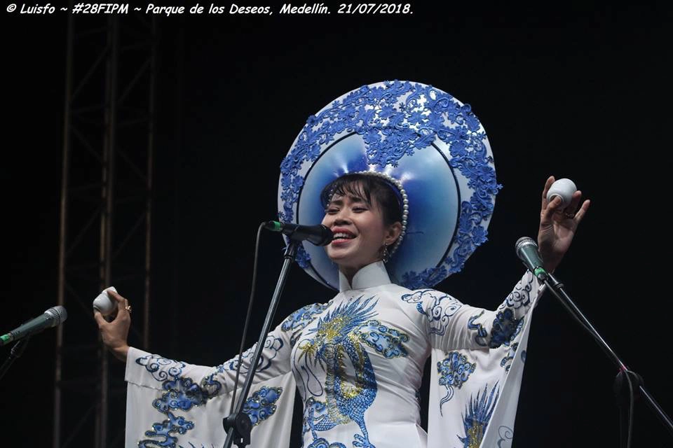 cung-mc-quynh-hoa-trai-nghiem-medellin-thanh-dia-du-lich-cua-colombia-ivivu-1
