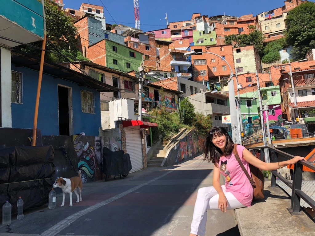 cung-mc-quynh-hoa-trai-nghiem-medellin-thanh-dia-du-lich-cua-colombia-ivivu-7