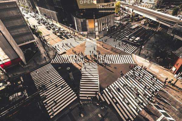 Ngã tư Shibuya nổi tiếng ở Tokyo.