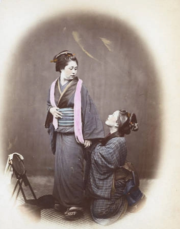 Sau đó, Beato sống ở Miến Điện (nay là Myanmar) và được cho là đã chết ở đó vào năm 1905 hoặc 1906. Nhưng một tờ giấy chứng tử được phát hiện năm 2009 cho thấy Beato qua đời tại Florence (Italy) vào năm 1909.