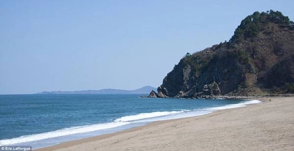 Jung Pyong Ri là một làng chài xinh đẹp nơi du khách có thể trải nghiệm cuộc sống bình yên nơi thôn dã.